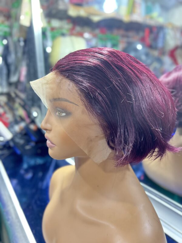 Layered bouncy bob(frontal)